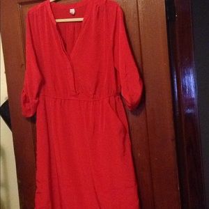 Adorable red knee length dress 👗